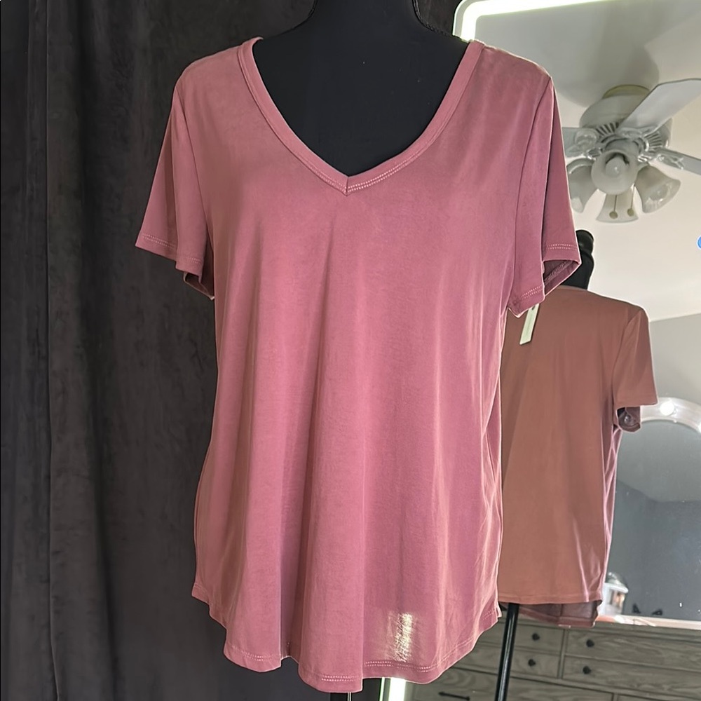 Anthropologie T-Shirt - Picture 3 of 9